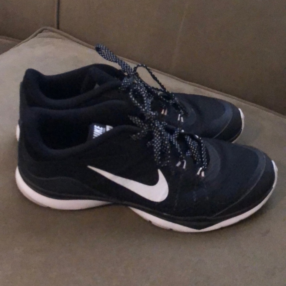 Nike tennis shoes